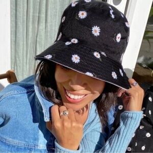 NWT- Alice + Olivia Reversible Bucket Hat